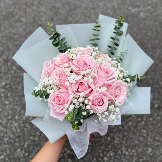 11 Rose Bouquet with Baby's Breath