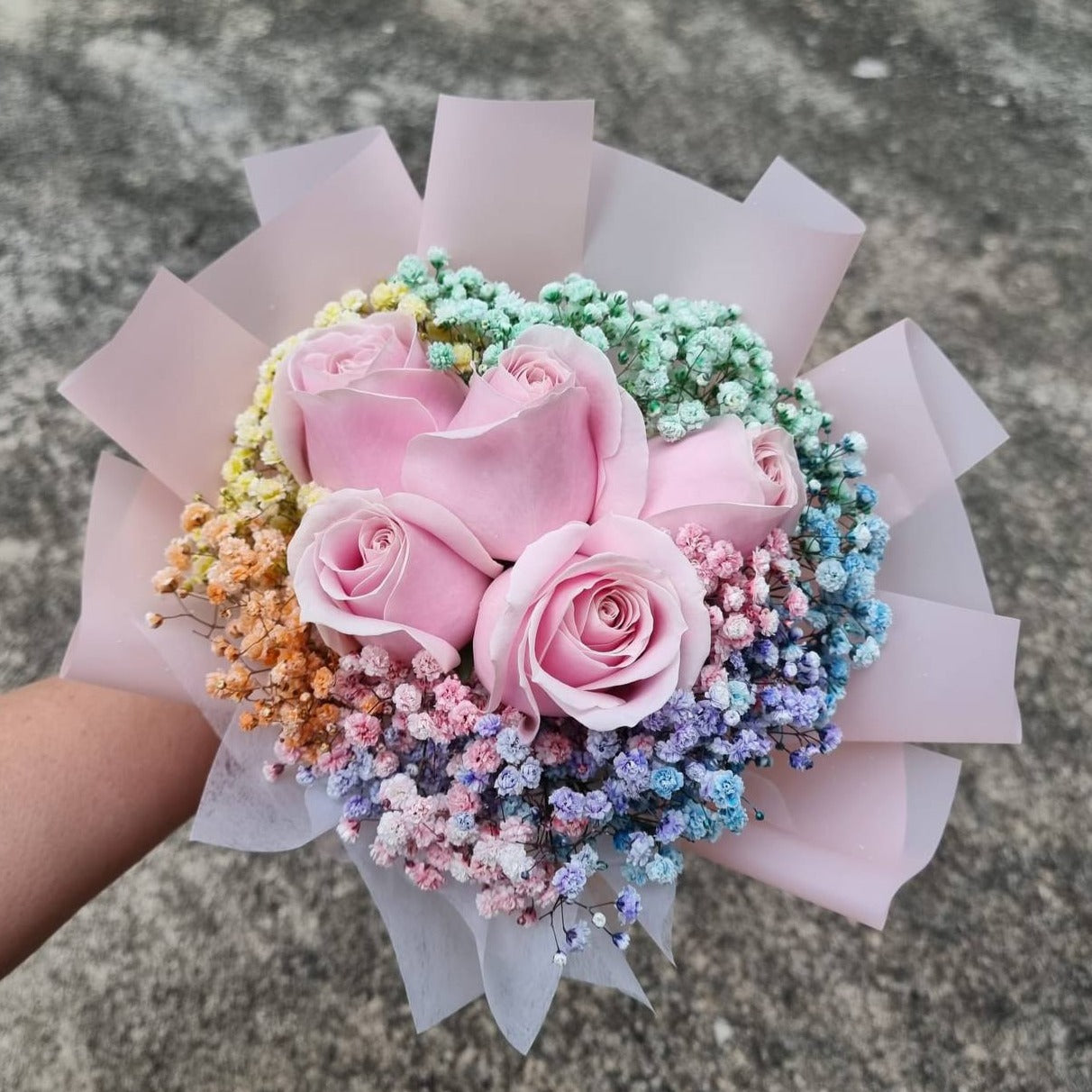 5 Rose Bouquet with Coloured Baby's Breath